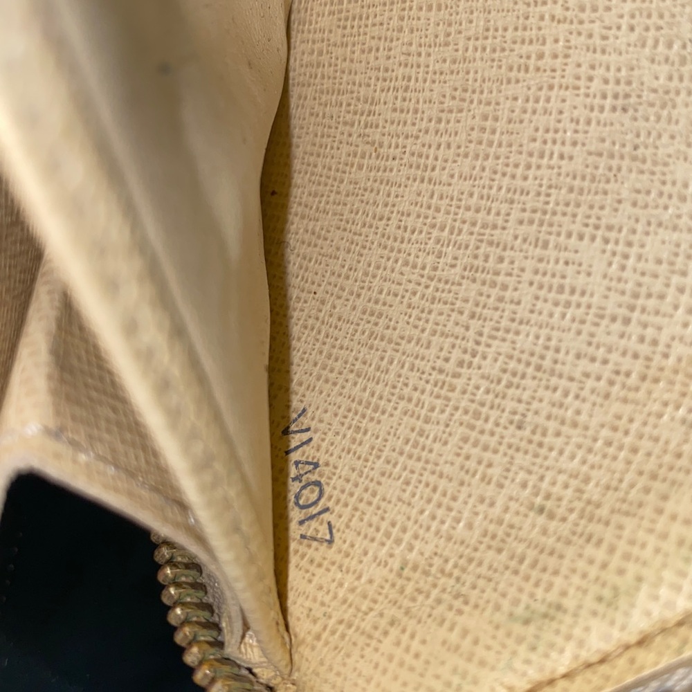 Authentic Rare Louis Vuitton Damier Azur Zippy Wallet - Picture 5 of 16